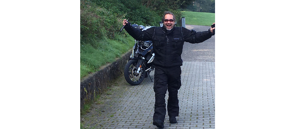 BMW GS 1200 auf einer Alpenstraße